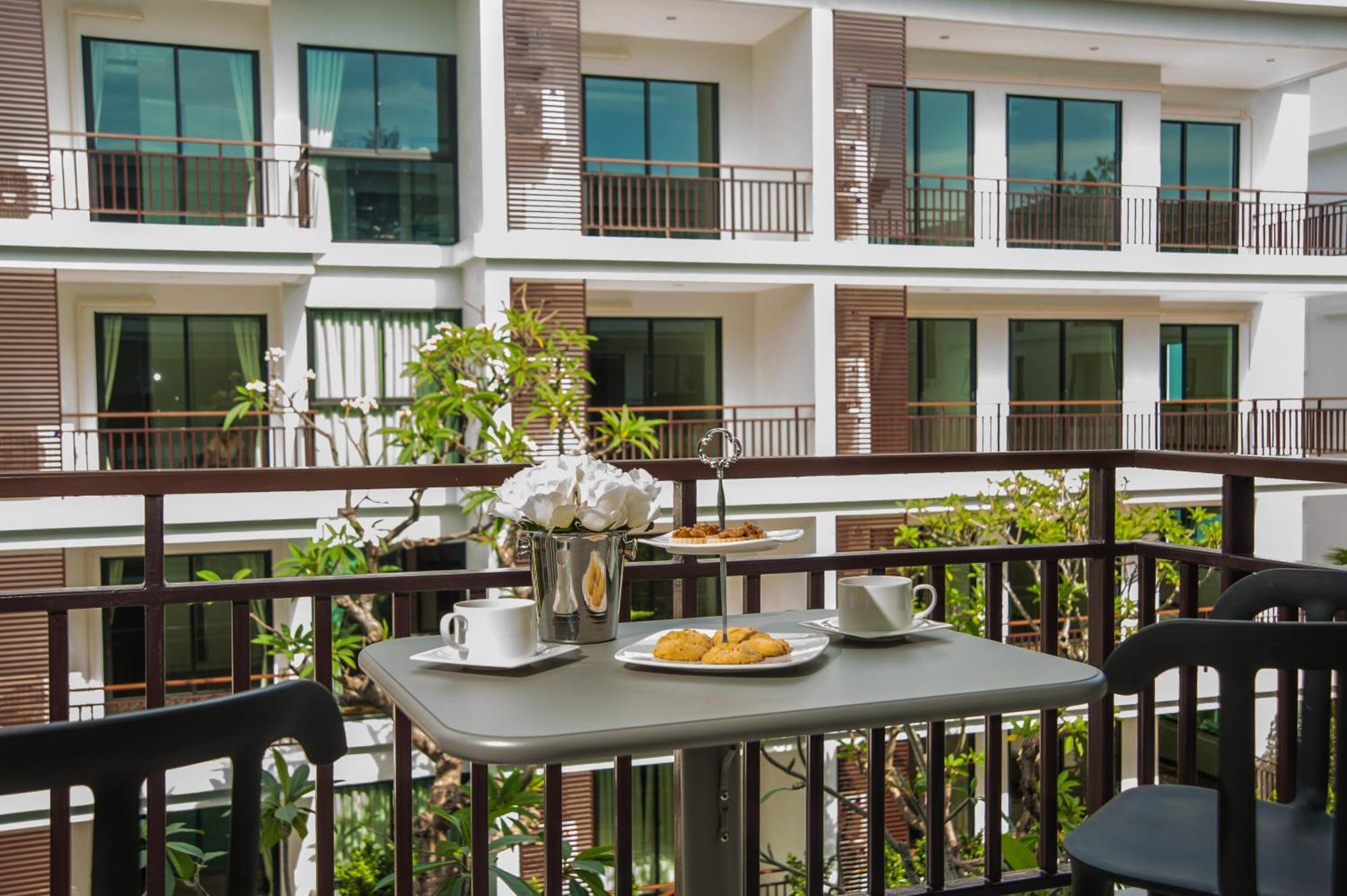 The Title Kr Beach Condotel Rawai Beach Екстериор снимка