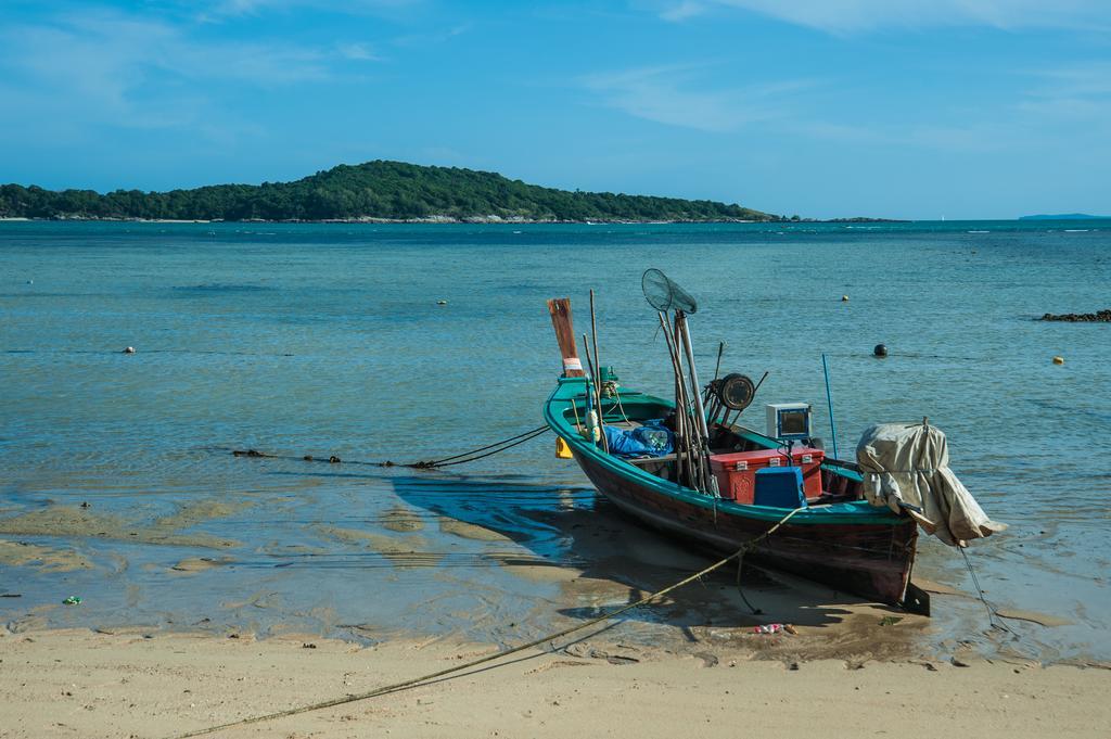 The Title Kr Beach Condotel Rawai Beach Екстериор снимка